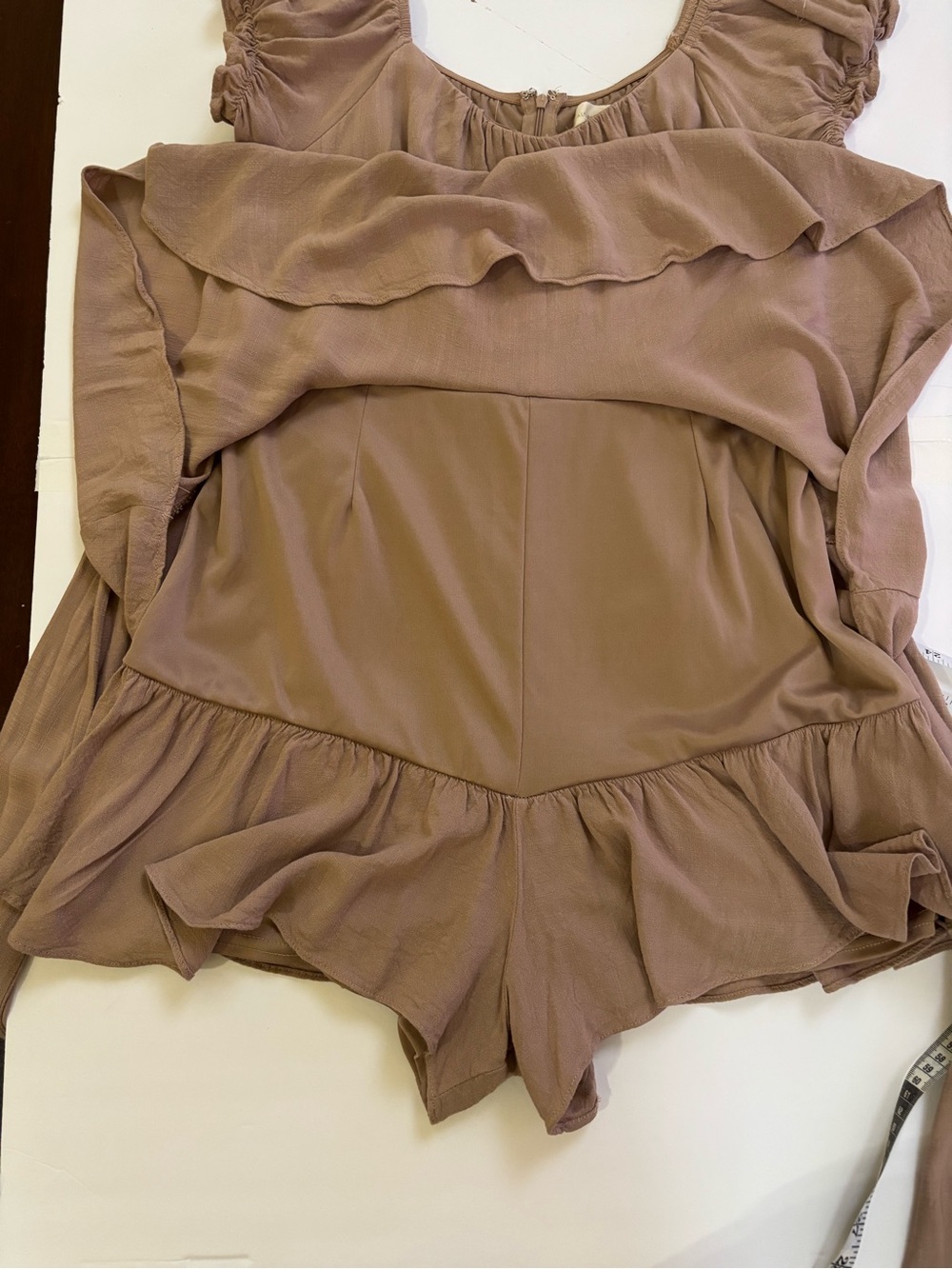 Altar’d State Romper XXL Taupe Brown Puff Sleeve Ruffle Tie Waist 100% Rayon - Picture 5 of 8